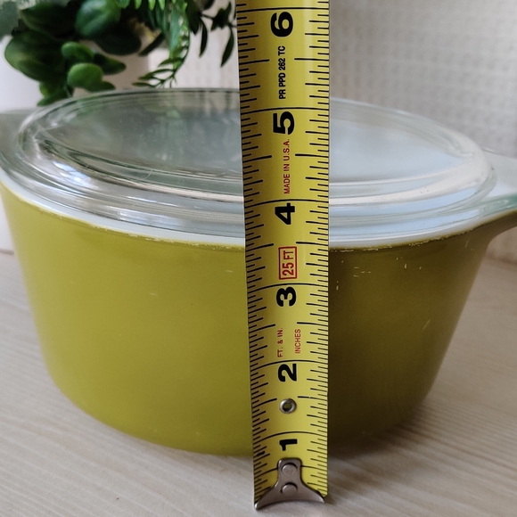 Vintage Pyrex Olive Green Pyrex 1 1/2 Quart Casserole Dish with Lid - Picture 9 of 11